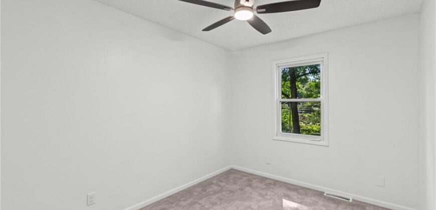 8033 NE San Rafael Drive, Kansas City, MO 64119