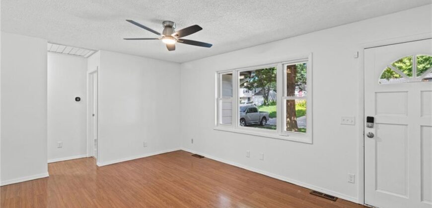8033 NE San Rafael Drive, Kansas City, MO 64119