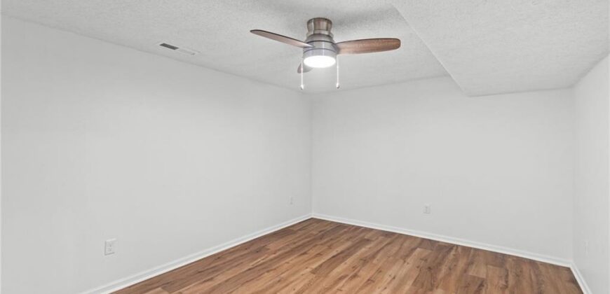 8033 NE San Rafael Drive, Kansas City, MO 64119
