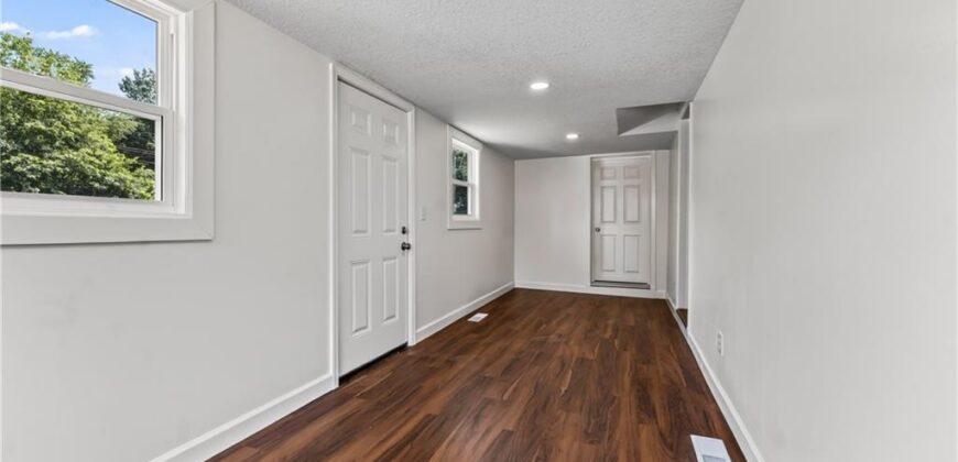 5851 Barnes Avenue, Kansas City, MO 64119