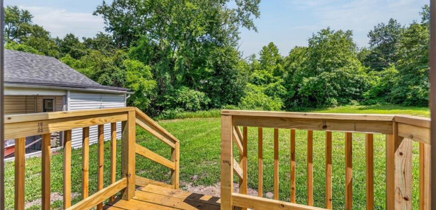 5851 Barnes Avenue, Kansas City, MO 64119
