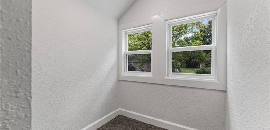 5851 Barnes Avenue, Kansas City, MO 64119