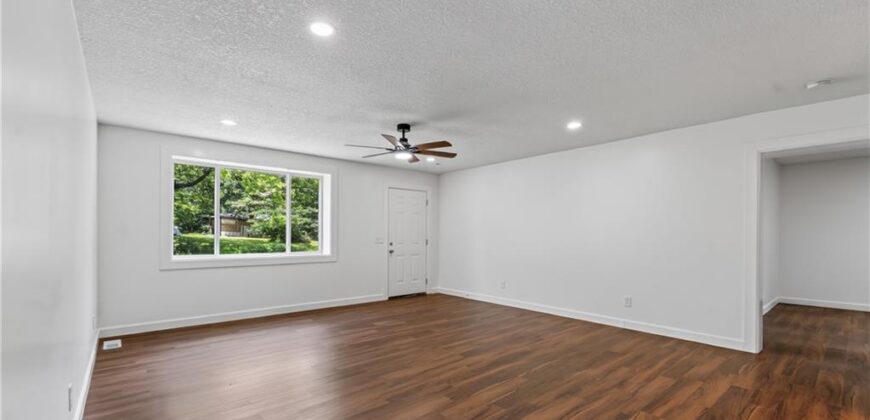 5851 Barnes Avenue, Kansas City, MO 64119