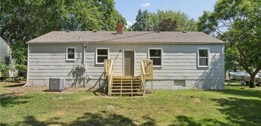 1211 NE 67th Place, Gladstone, MO 64118