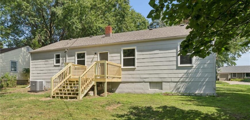 1211 NE 67th Place, Gladstone, MO 64118