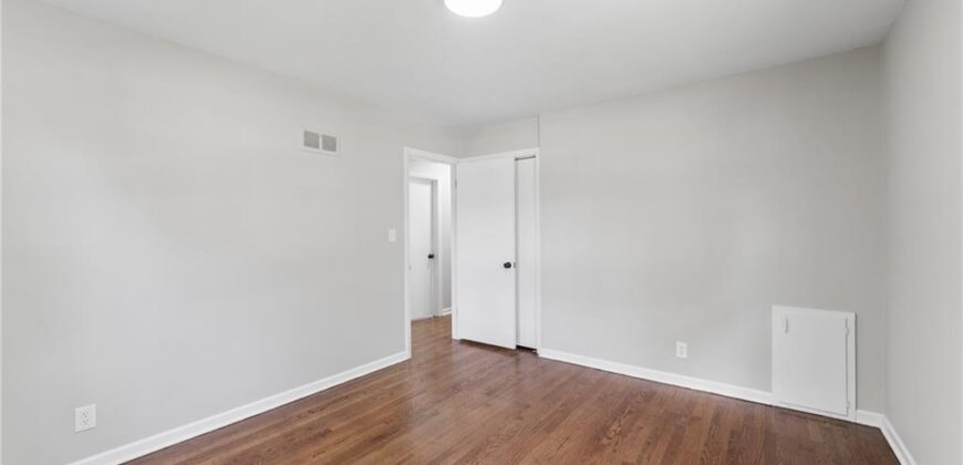 1211 NE 67th Place, Gladstone, MO 64118