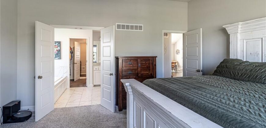 10524 N Randolph Avenue, Kansas City, MO 64157