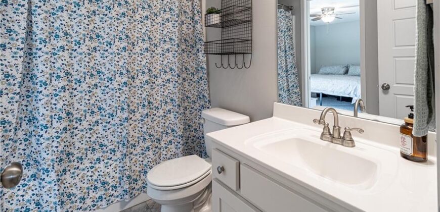 10524 N Randolph Avenue, Kansas City, MO 64157