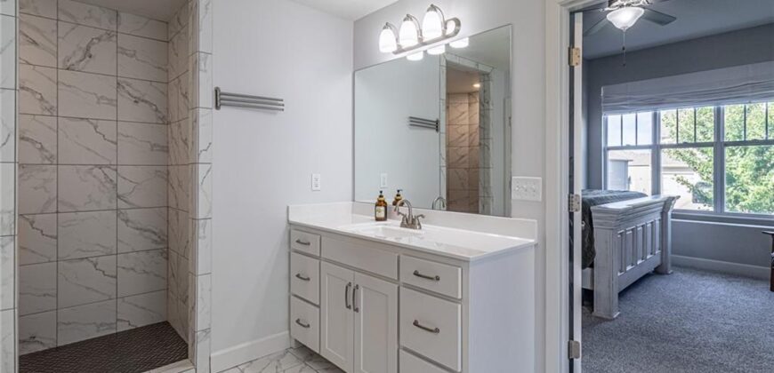 10524 N Randolph Avenue, Kansas City, MO 64157