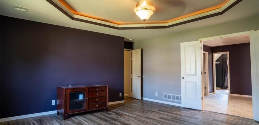 10760 N Laurel Avenue, Kansas City, MO 64157