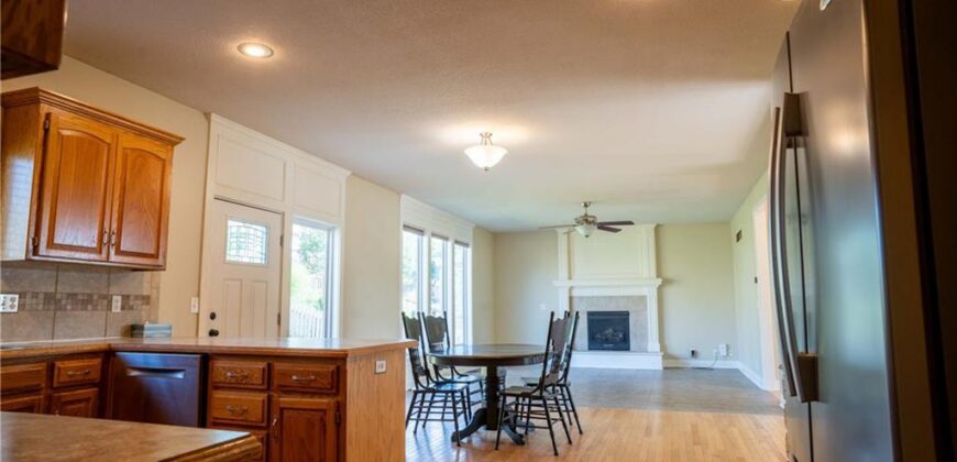 10760 N Laurel Avenue, Kansas City, MO 64157