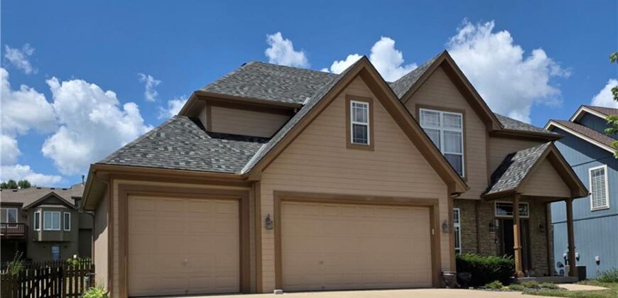 10760 N Laurel Avenue, Kansas City, MO 64157