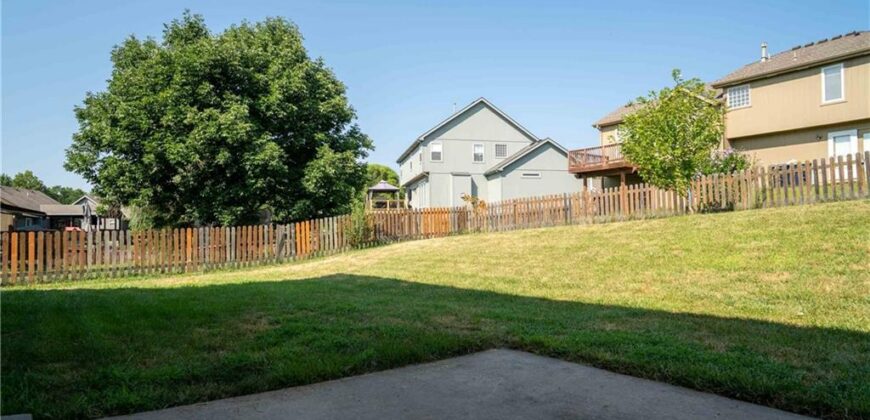 10760 N Laurel Avenue, Kansas City, MO 64157