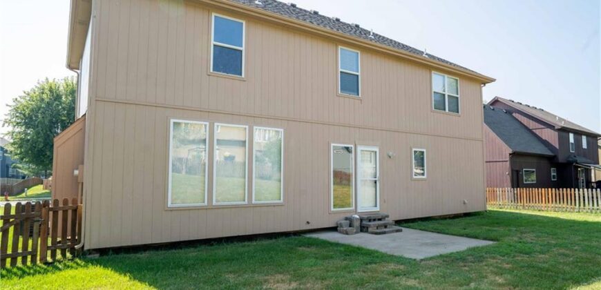 10760 N Laurel Avenue, Kansas City, MO 64157