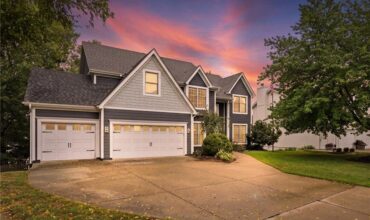 809 Cottonwood Place, Liberty, MO 64068