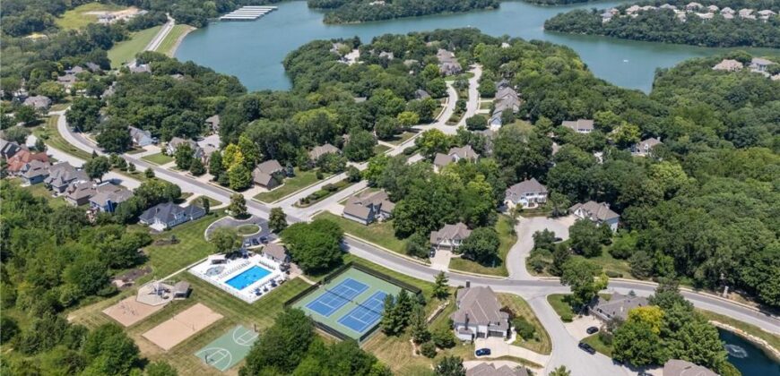 5404 Meadow Lake N/A, Parkville, MO 64152