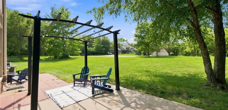 5404 Meadow Lake N/A, Parkville, MO 64152