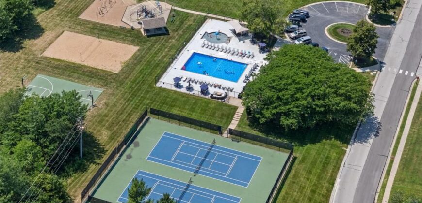 5404 Meadow Lake N/A, Parkville, MO 64152