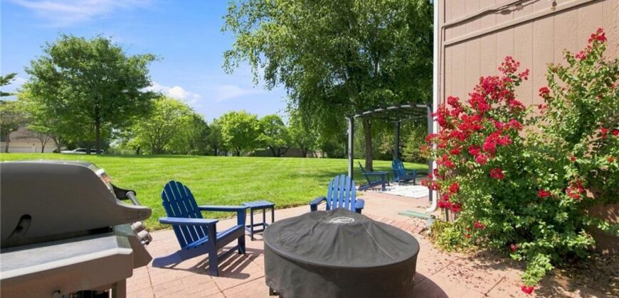 5404 Meadow Lake N/A, Parkville, MO 64152