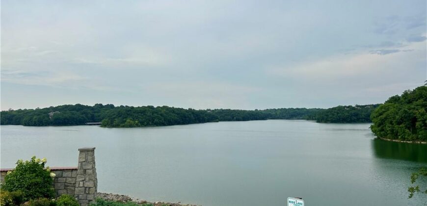 5404 Meadow Lake N/A, Parkville, MO 64152