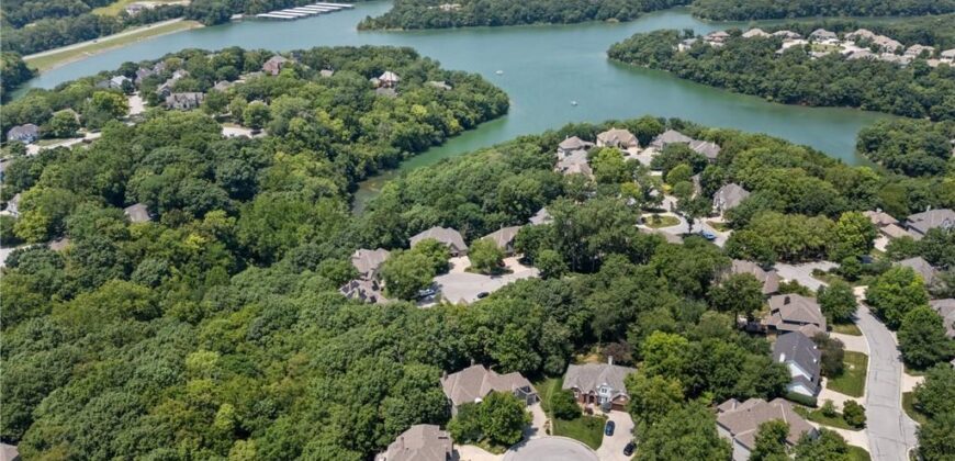 5404 Meadow Lake N/A, Parkville, MO 64152