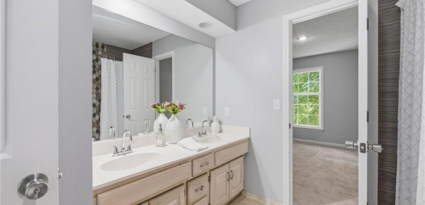 5404 Meadow Lake N/A, Parkville, MO 64152