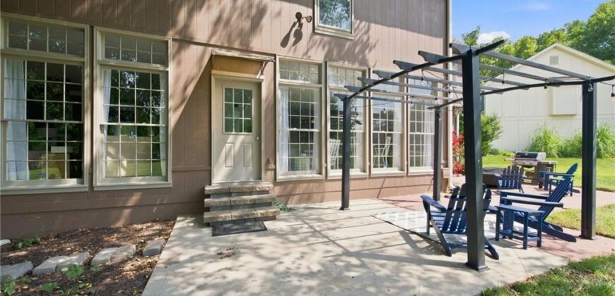 5404 Meadow Lake N/A, Parkville, MO 64152