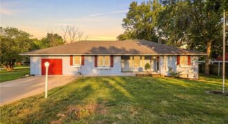 7305 N Harrison Street, Gladstone, MO 64118