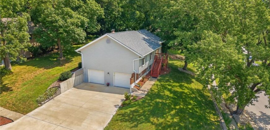 7401 N Strathbury Avenue, Kansas City, MO 64151