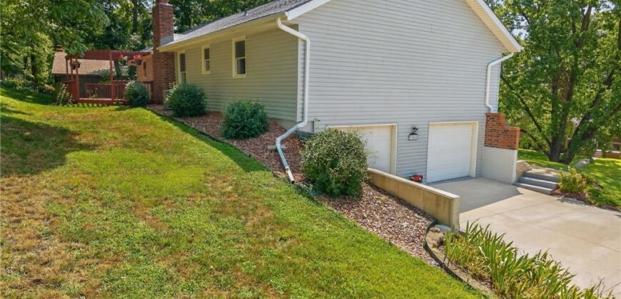 7401 N Strathbury Avenue, Kansas City, MO 64151