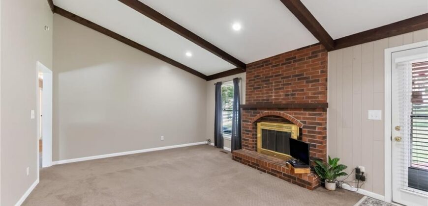 7401 N Strathbury Avenue, Kansas City, MO 64151