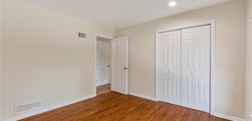 7401 N Strathbury Avenue, Kansas City, MO 64151