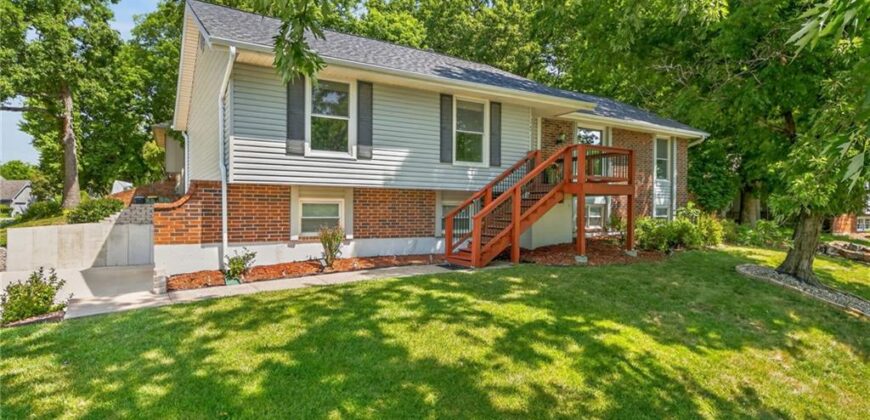 7401 N Strathbury Avenue, Kansas City, MO 64151