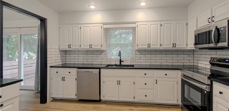 5624 N Gladstone Place, Gladstone, MO 64119