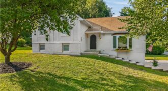 402 Kingsley Avenue, Liberty, MO 64068