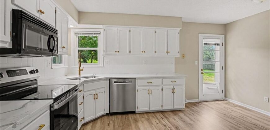 4905 NW 67th Street, Kansas City, MO 64151