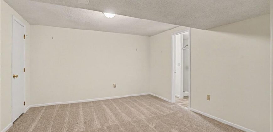 4905 NW 67th Street, Kansas City, MO 64151