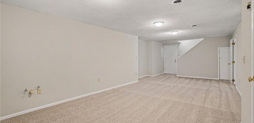 4905 NW 67th Street, Kansas City, MO 64151