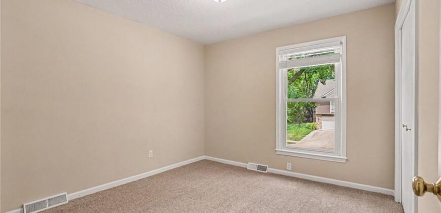 4905 NW 67th Street, Kansas City, MO 64151