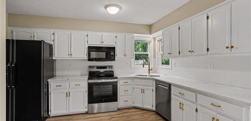 4905 NW 67th Street, Kansas City, MO 64151