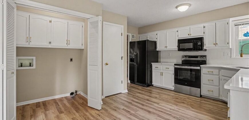 4905 NW 67th Street, Kansas City, MO 64151