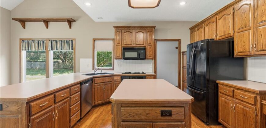 7706 N Montgall Avenue, Kansas City, MO 64119