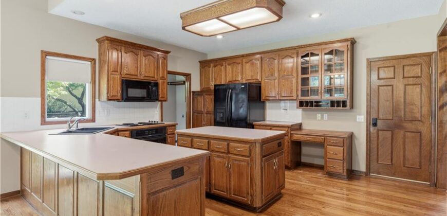 7706 N Montgall Avenue, Kansas City, MO 64119
