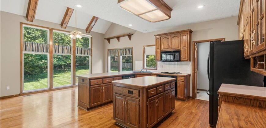 7706 N Montgall Avenue, Kansas City, MO 64119