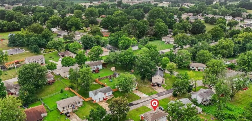 1229 Michele Drive, Excelsior Springs, MO 64024