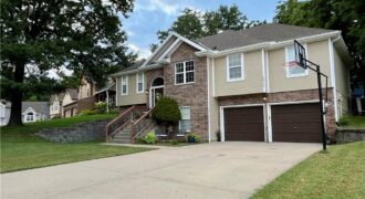 10916 N OXFORD Avenue, Kansas City, MO 64157