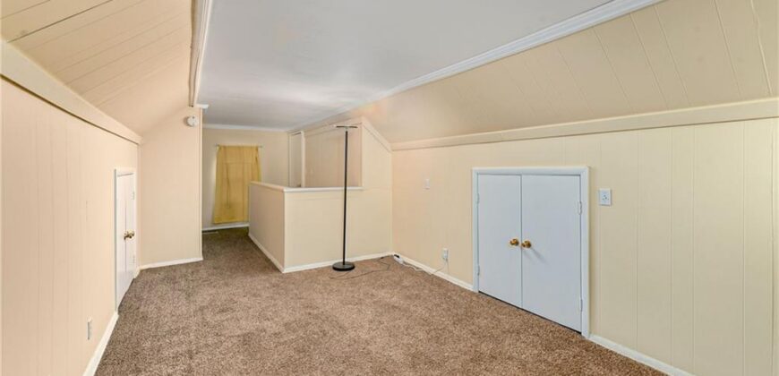 415 NE Moreland Drive, Oakwood Park, MO 64118