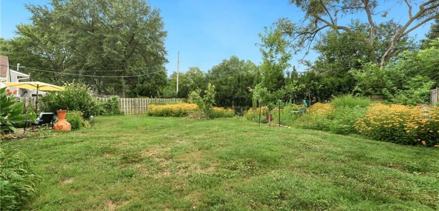 415 NE Moreland Drive, Oakwood Park, MO 64118