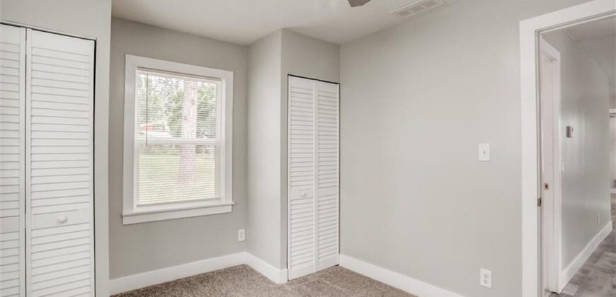4552 N Locust Street, Kansas City, MO 64116
