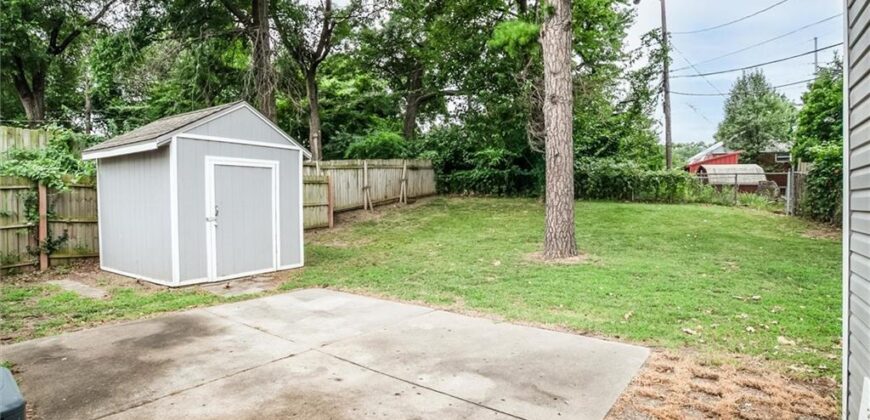 4552 N Locust Street, Kansas City, MO 64116